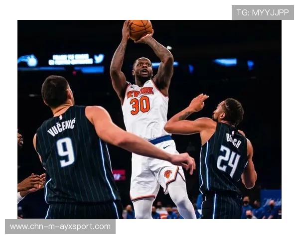 兰德尔强打内线造成杀伤，尼克斯追分希望升起