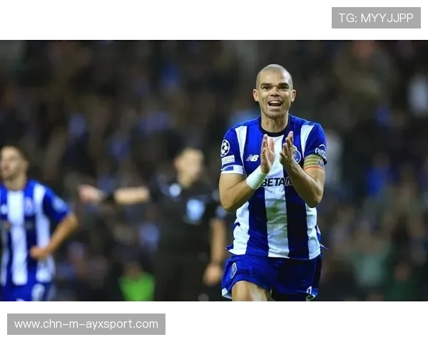 波尔图佩佩头球冲顶破门老将依旧硬气